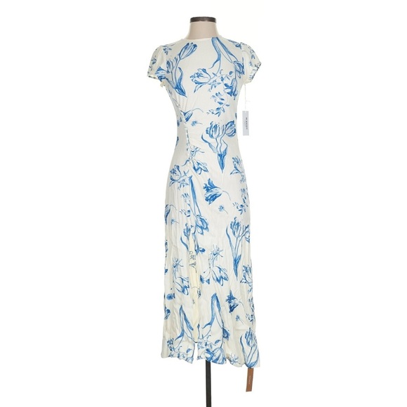 NWT Reformation Frasier Dress in White and Blue Lisse Pattern size 2 - Picture 5 of 11